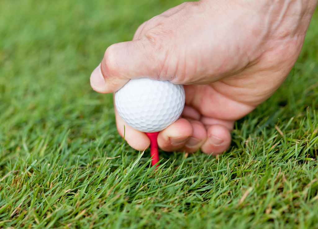 Should you tee the ball lower when hitting into the wind? – GolfWRX