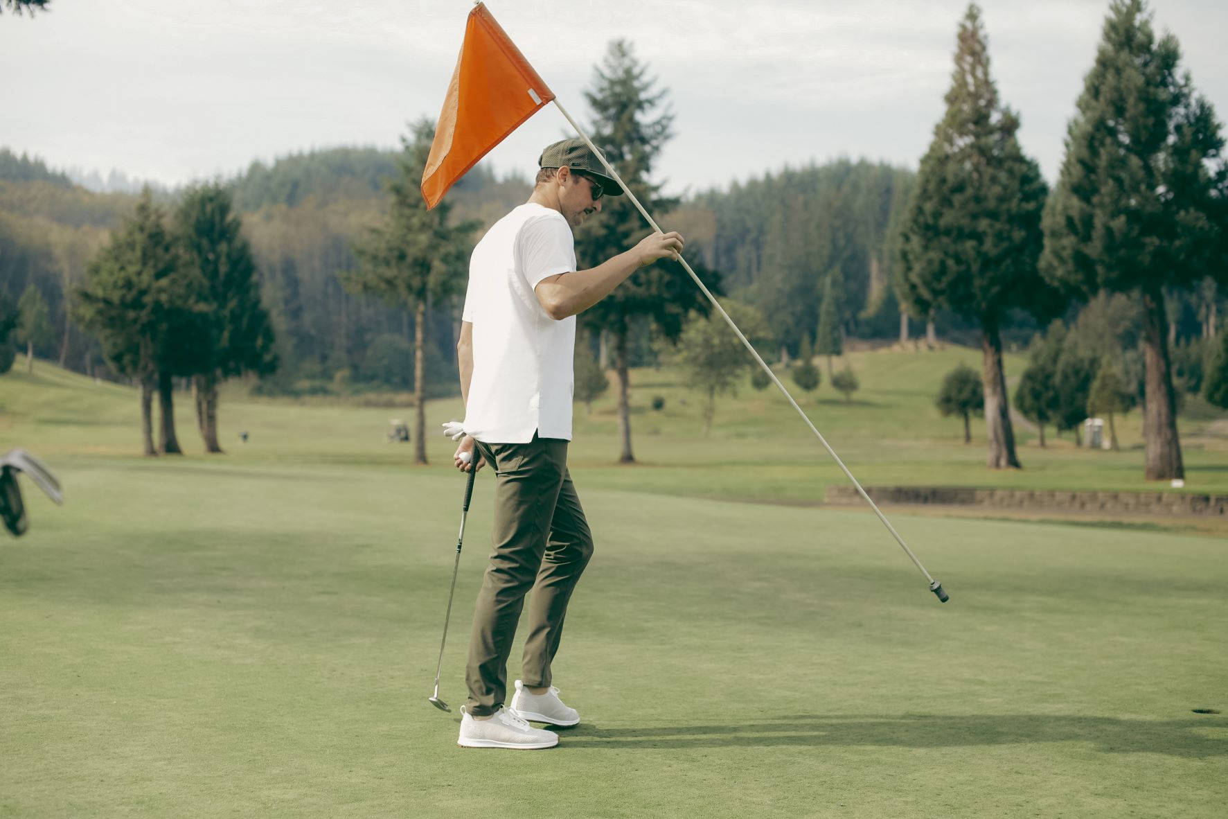 Expanding into apparel: True Linkswear debuts 2 chinos – GolfWRX
