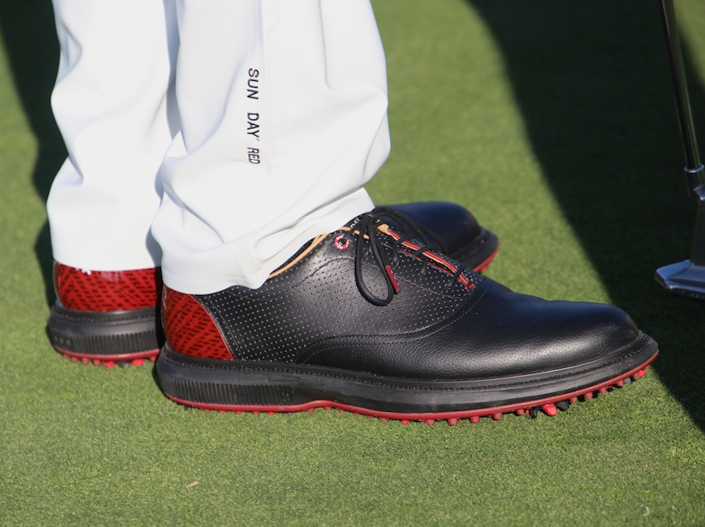 Spotted: Tiger Woods in Sun Day Red shoes, apparel at Genesis – GolfWRX